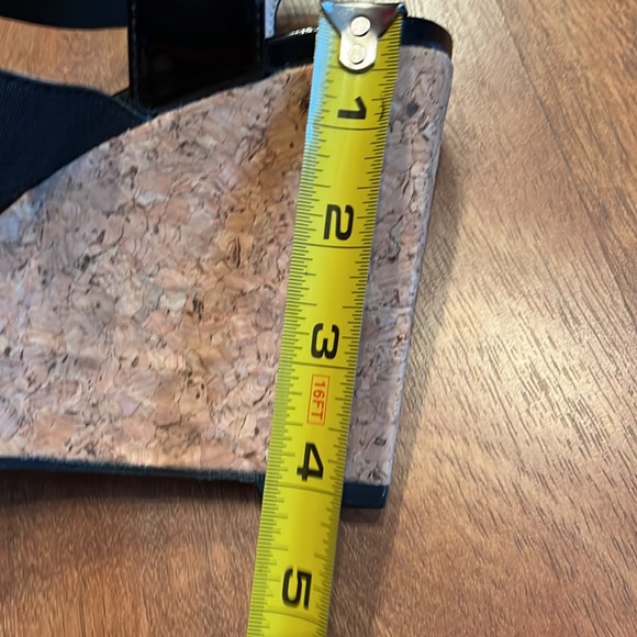 Like new Adrienne Vittadini cork wedges - Picture 12 of 14